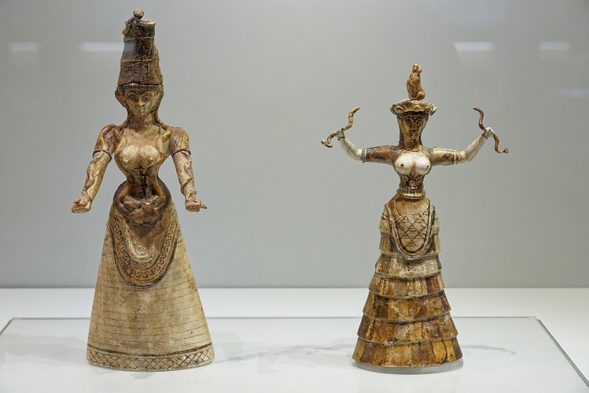 Heraklion Archaeological Museum, Crete. Snake goddesses. Heraklion. .