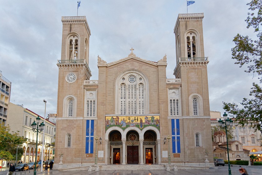 Square Mitropoleos. Cathedral of Athens. Athens. .