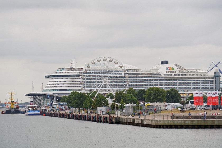Warnemünde. Cruise ship Aida prima. Warnemünde. .