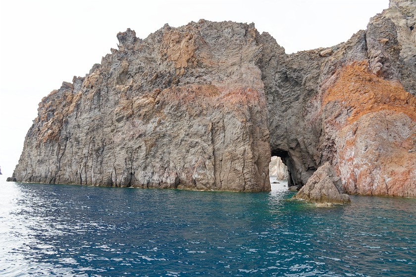 Hiking on Vulcano. Arco degli angeli. Lipari. .
