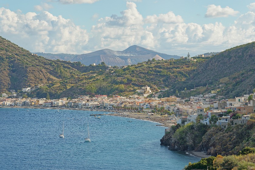 Hiking on Lipari. Canneto and Vulcano. Lipari. .