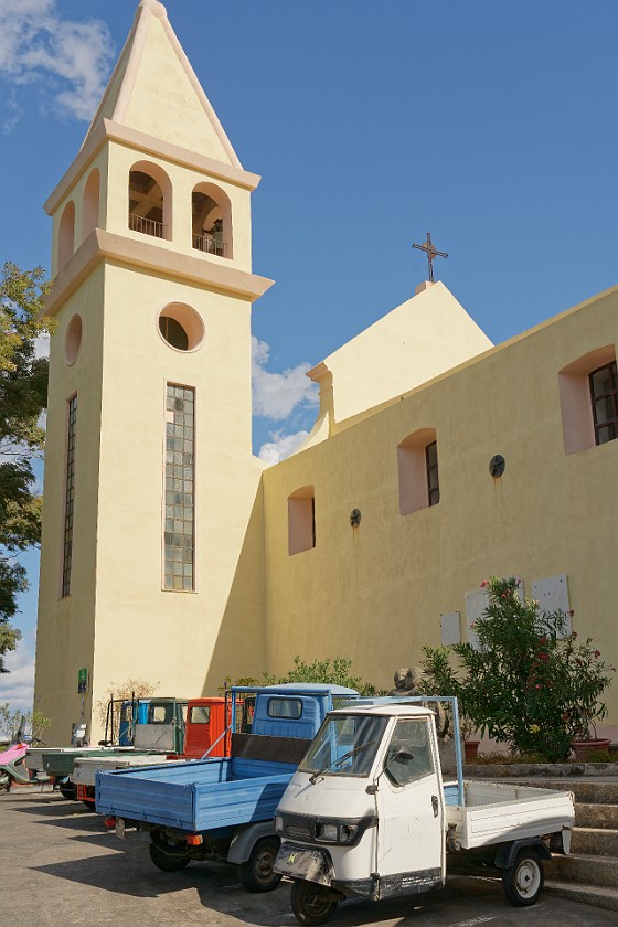 Stromboli. Chiesa di San Vincenzo Ferreri. Stromboli. .