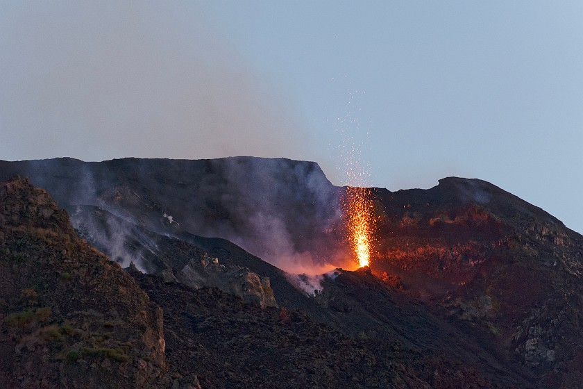 Hiking to the Stromboli Observation Platform. Volcanic eruptions. Stromboli. .
