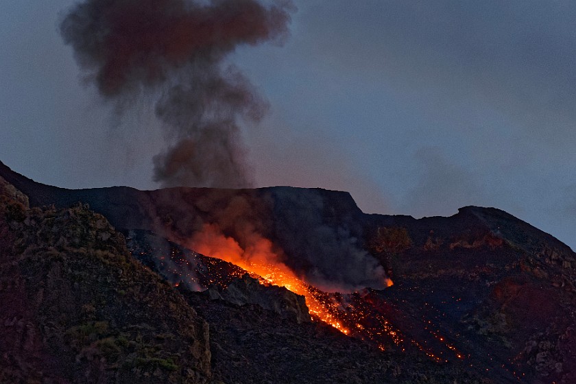 Hiking to the Stromboli Observation Platform. Volcanic eruptions. Stromboli. .