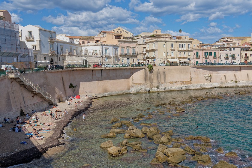 Siracusa. Spiaggia di Cala Rossa. Siracusa. .