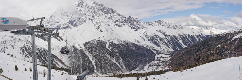 Skiing in Sulden at the Ortler. Panoramic view from the mountain station of the Rosimbahn on Sulden. Sulden. .