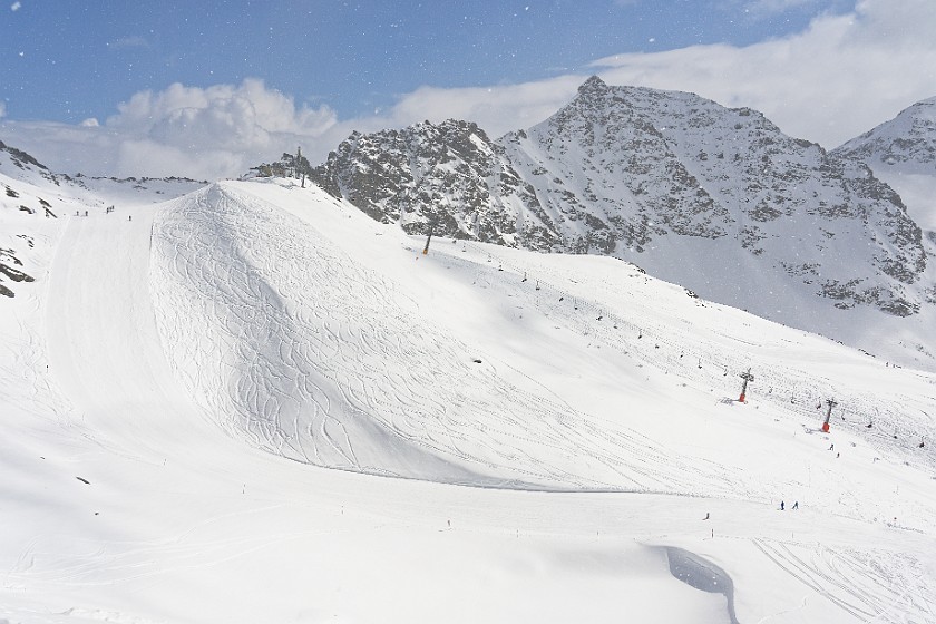 Skiing in Sulden at the Ortler. View on the Schöntauf I chairlift. Sulden. .