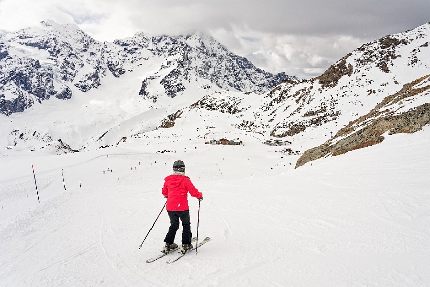 Skiing in Sulden at the Ortler. Madritsch hut and Schöntauf I & II chairlifts. Sulden. .