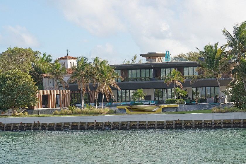 Miami Millionaire’s Row Sightseeing Cruise. Villa on Star island. Miami. .