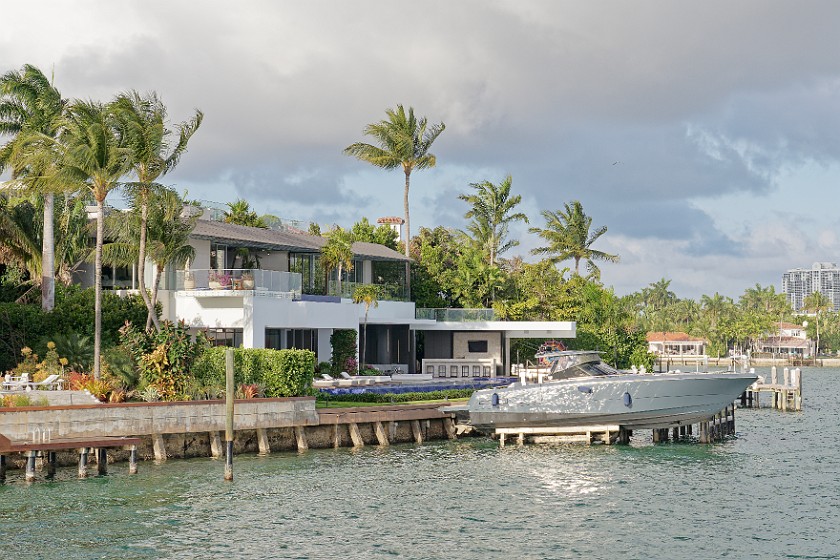 Miami Millionaire’s Row Sightseeing Cruise. Villa on Star island. Miami. .